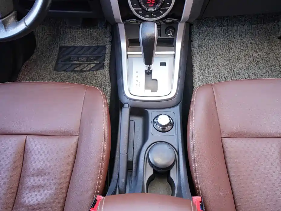 Isuzu MU-X — миниатюра 7