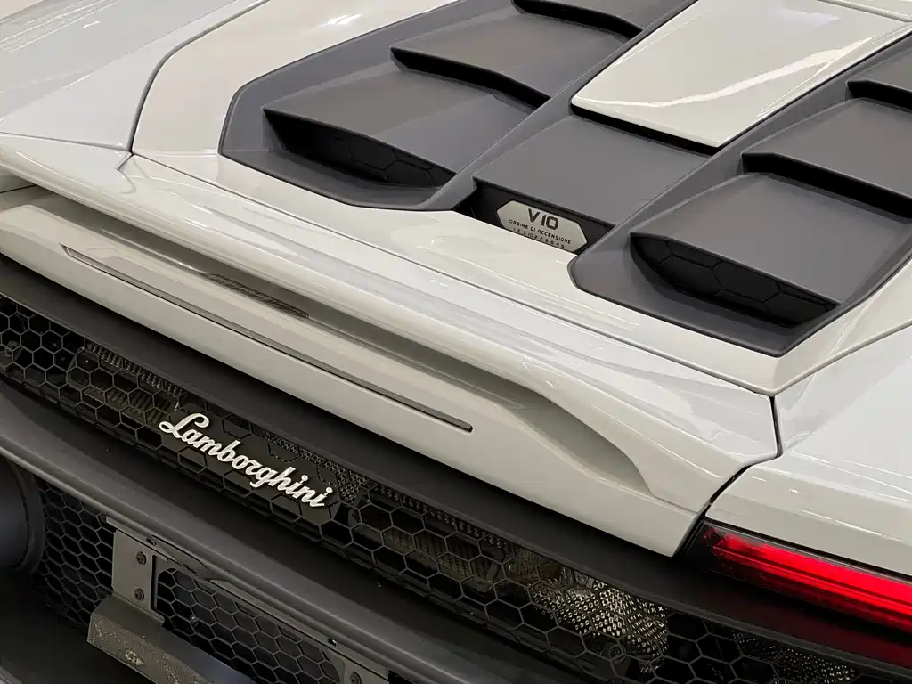 LAMBORGHINI HURACÁN