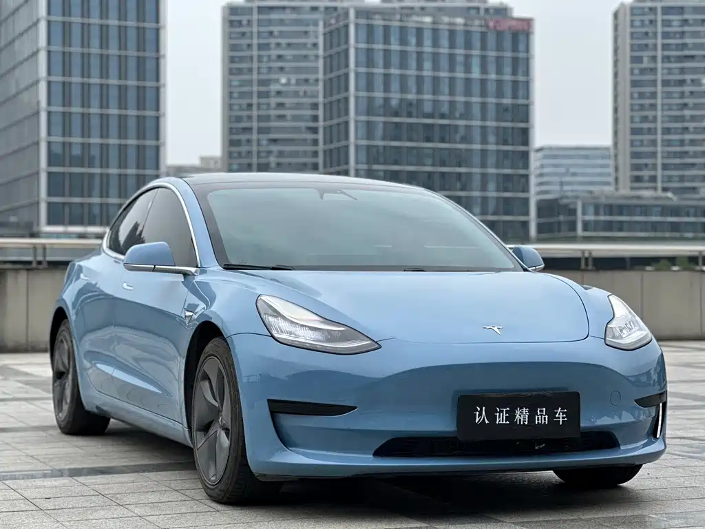 Tesla Model 3 — миниатюра 3