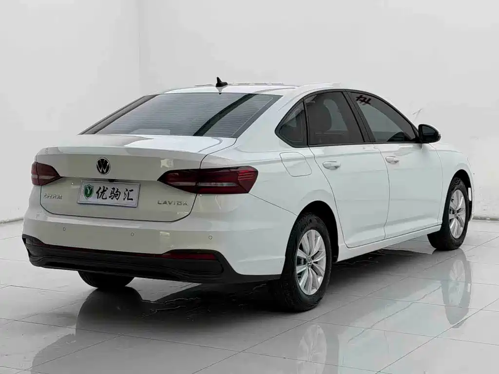 Volkswagen Lavida — миниатюра 4