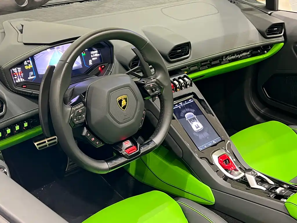 LAMBORGHINI HURACÁN