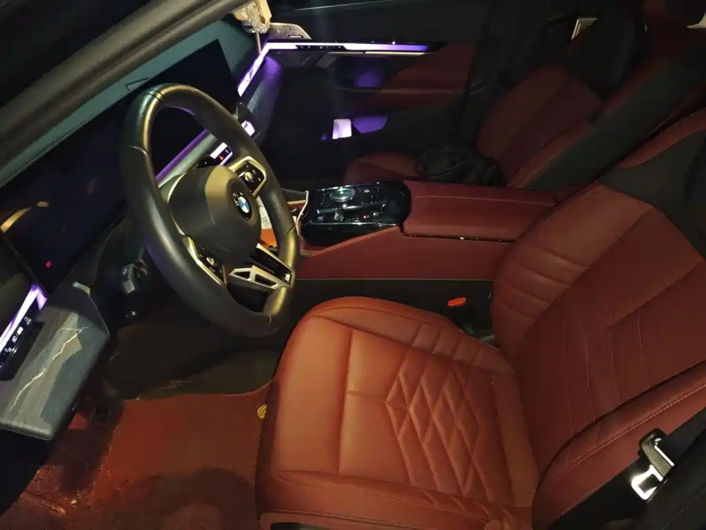 BMW 5 Series — миниатюра 8