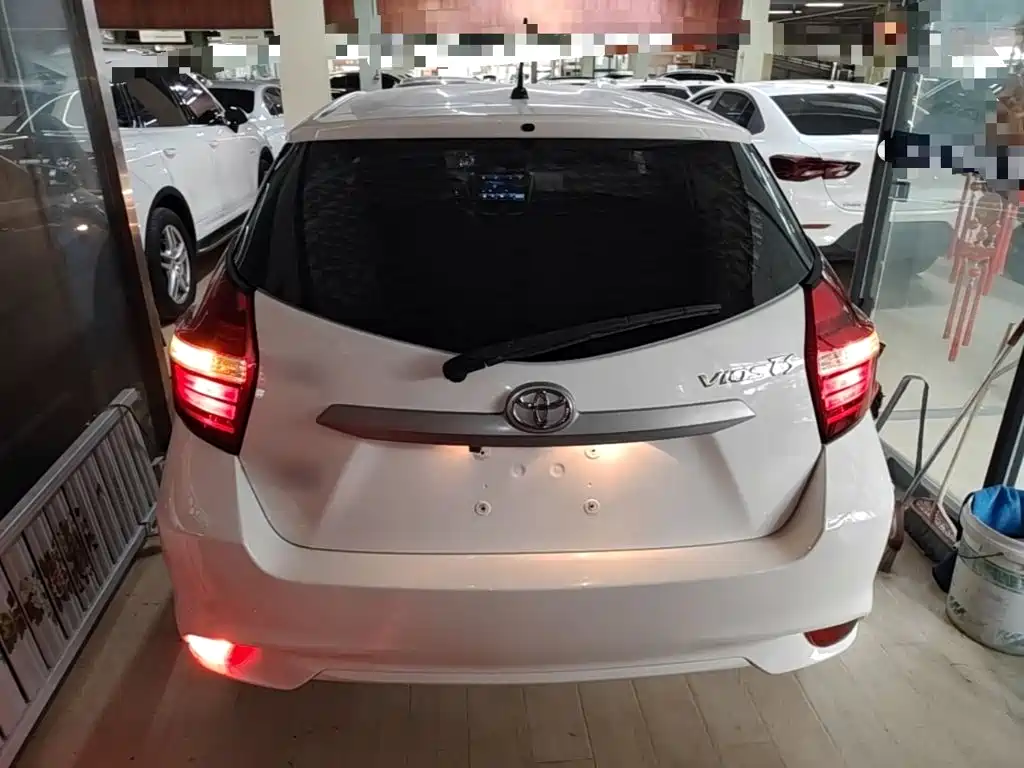 Toyota Vios FS — миниатюра 6