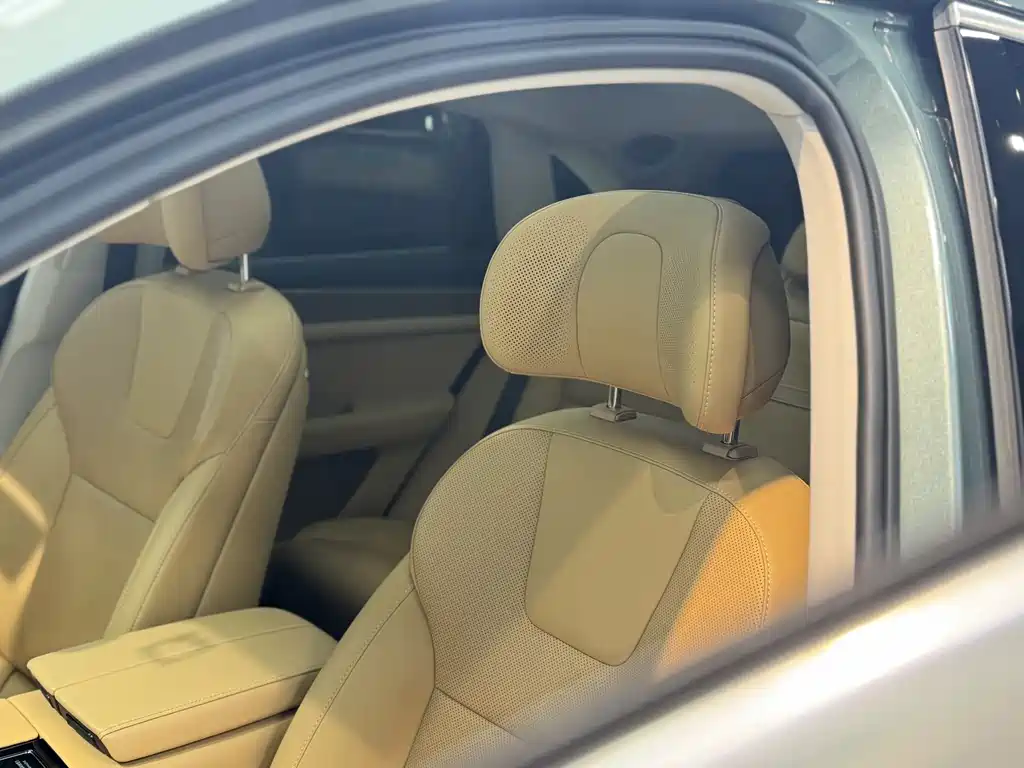 AITO ASK THE WORLD M5