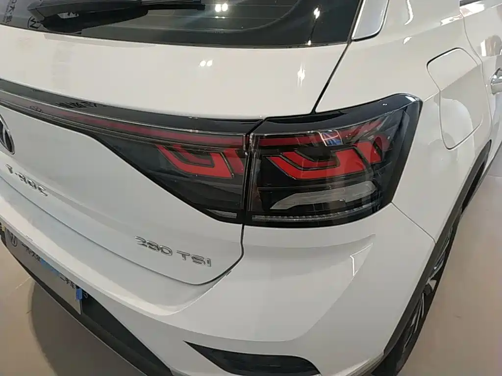 Volkswagen T-Roc — миниатюра 8