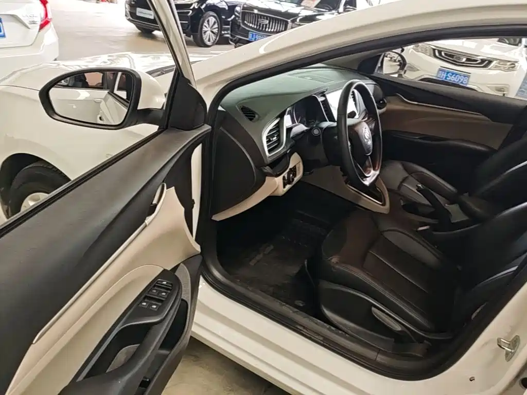 Buick Excelle — миниатюра 16