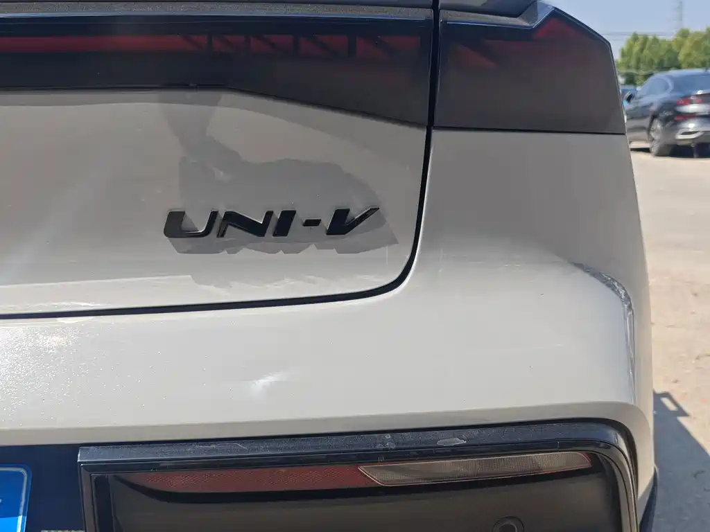 Changan UNI-V — миниатюра 13