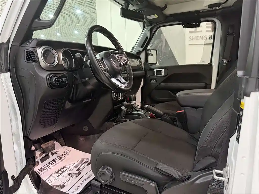 Jeep Wrangler — миниатюра 7