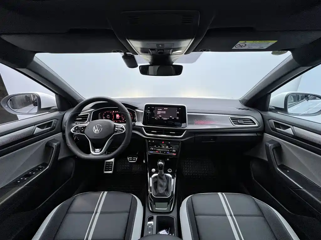 Volkswagen T-Roc — миниатюра 17