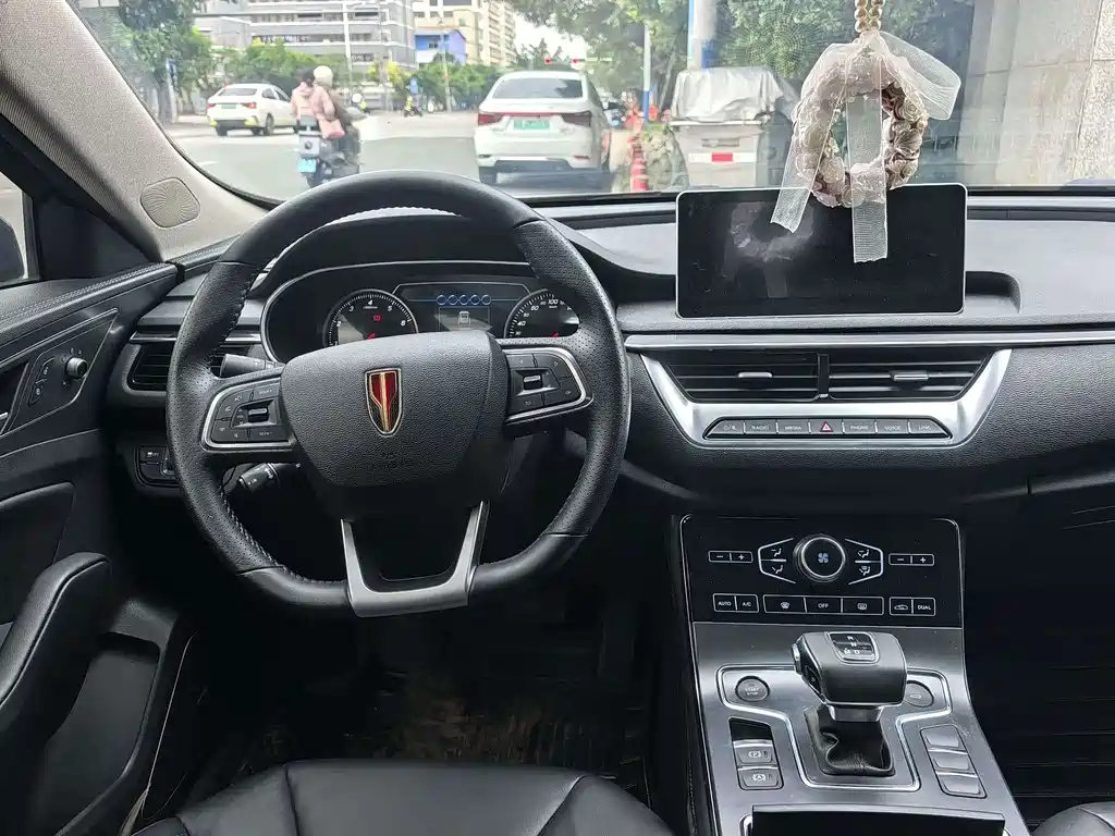 Hongqi Hongqi H5 — миниатюра 7