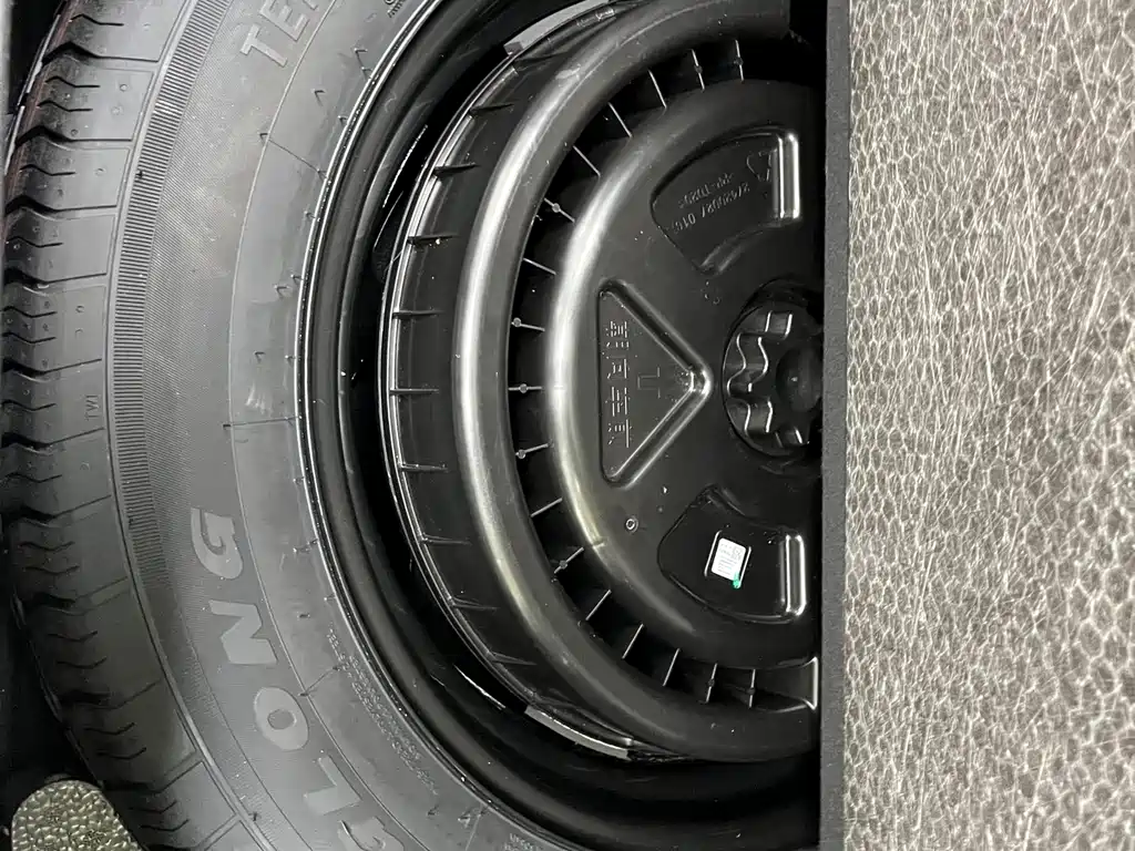 Wey Wey VV6 — миниатюра 16
