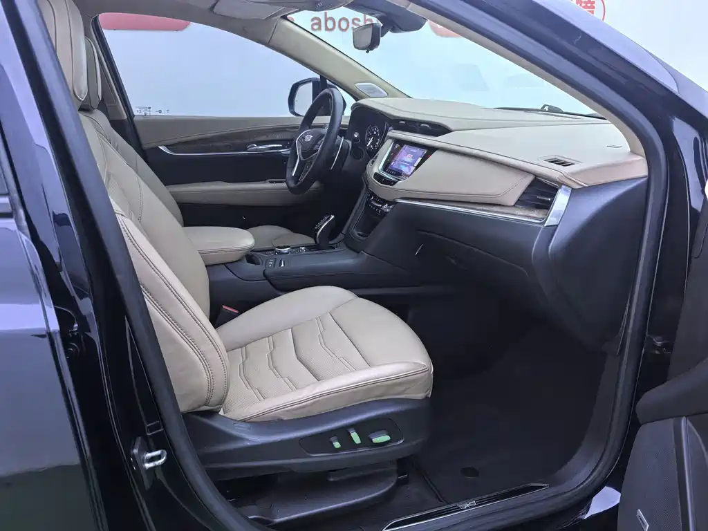 Cadillac XT5 - фото 19