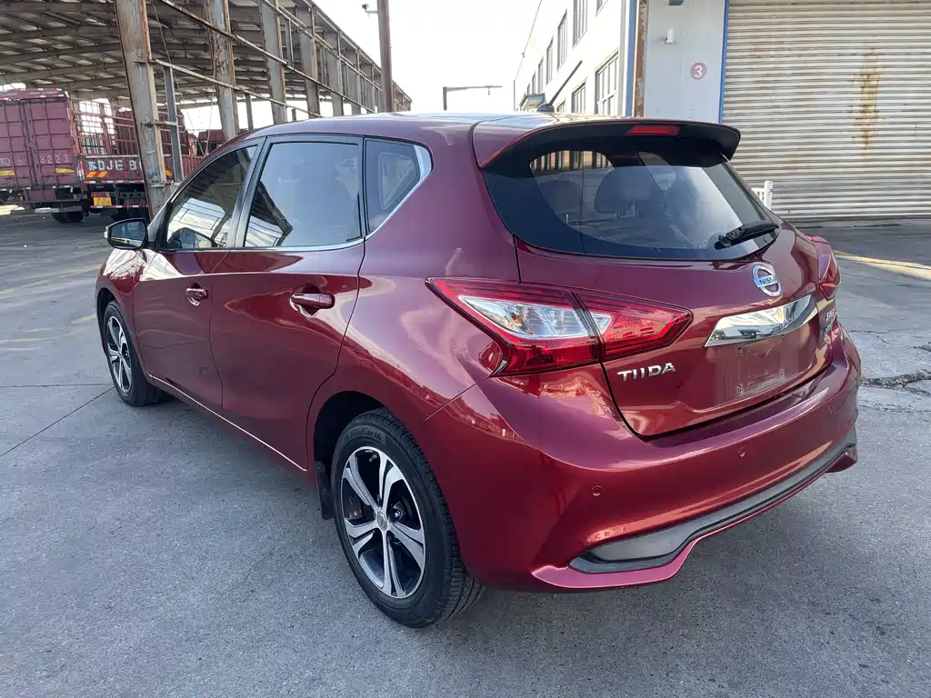 Nissan Tiida — миниатюра 23