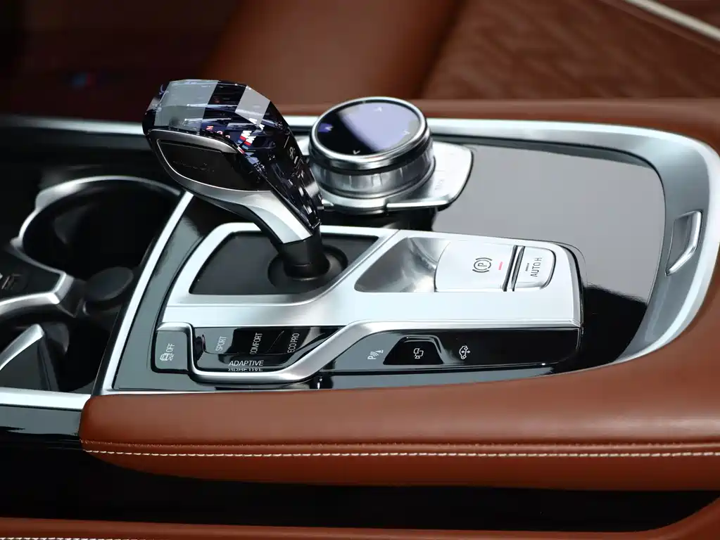 BMW 7 Series — миниатюра 12