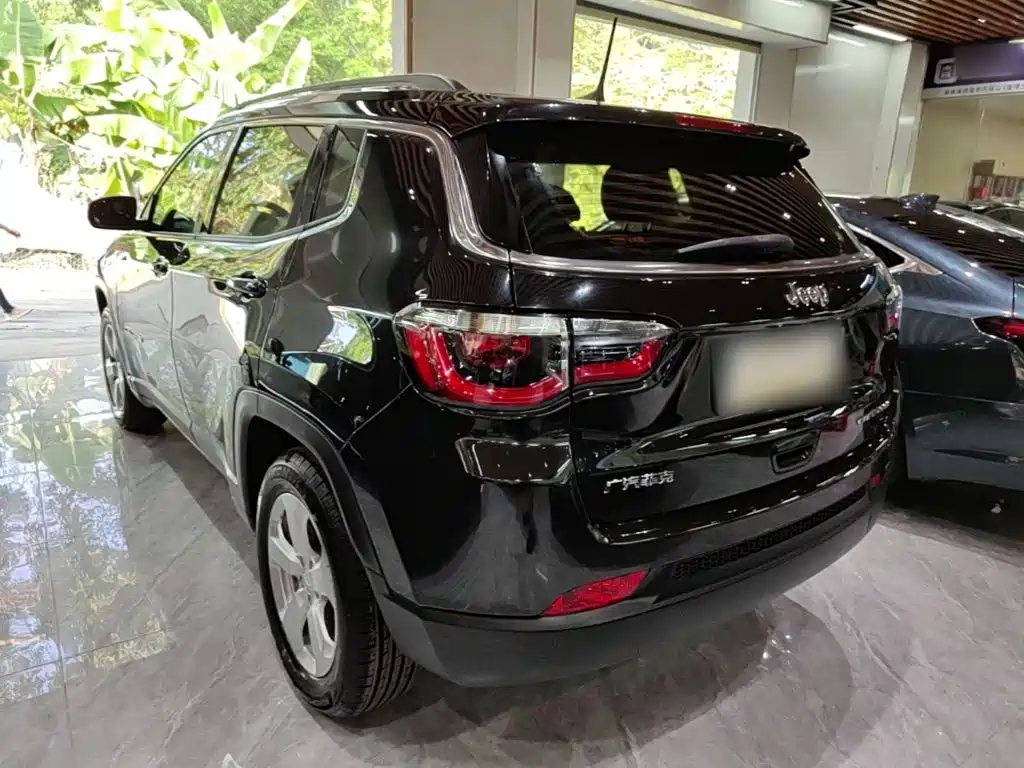 Jeep Compass — миниатюра 5