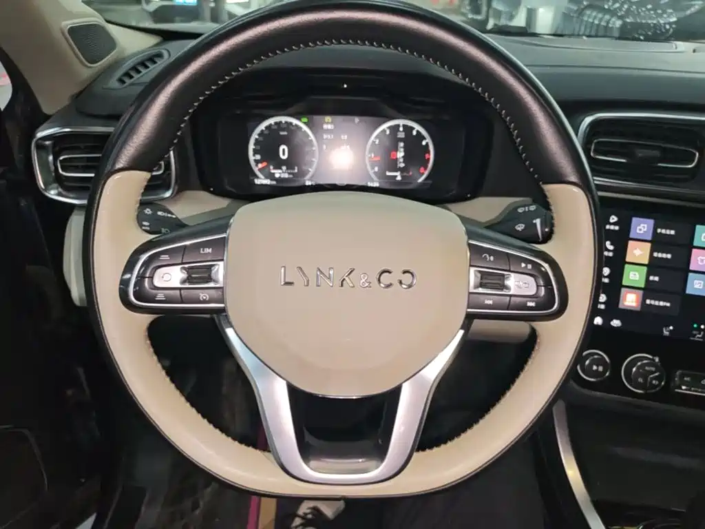 Lynk & Co 01 — миниатюра 11