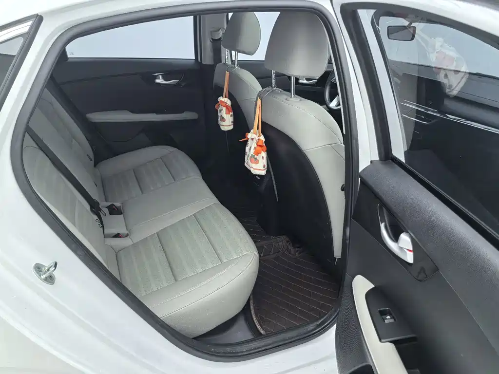 Kia K3 — миниатюра 11