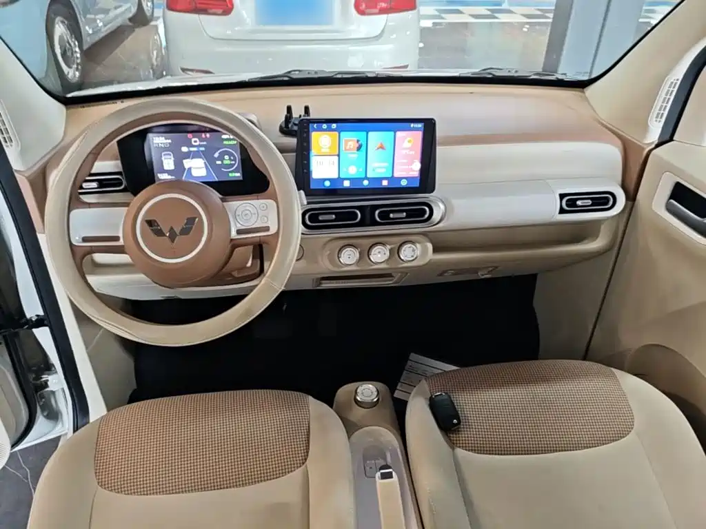 Wuling MINIEV — миниатюра 10