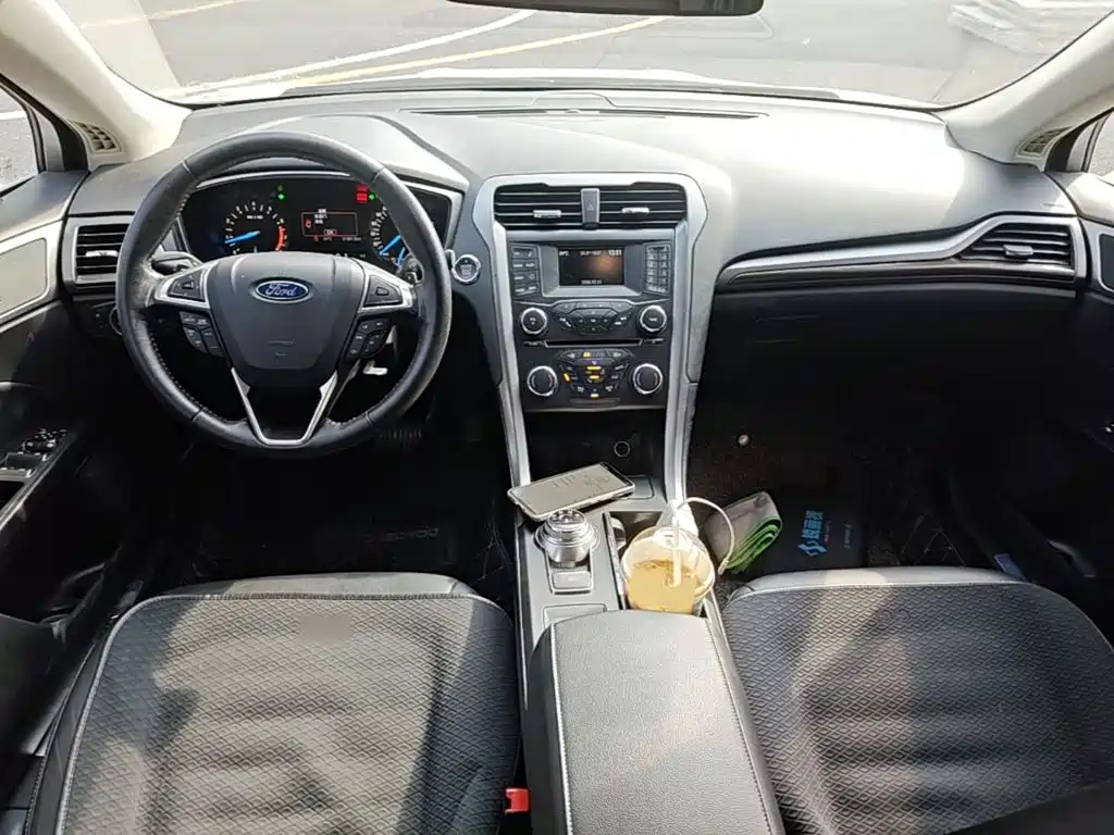 Ford Mondeo — миниатюра 10
