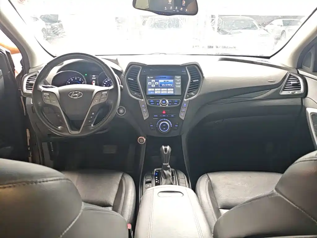Hyundai Santa Fe — миниатюра 10