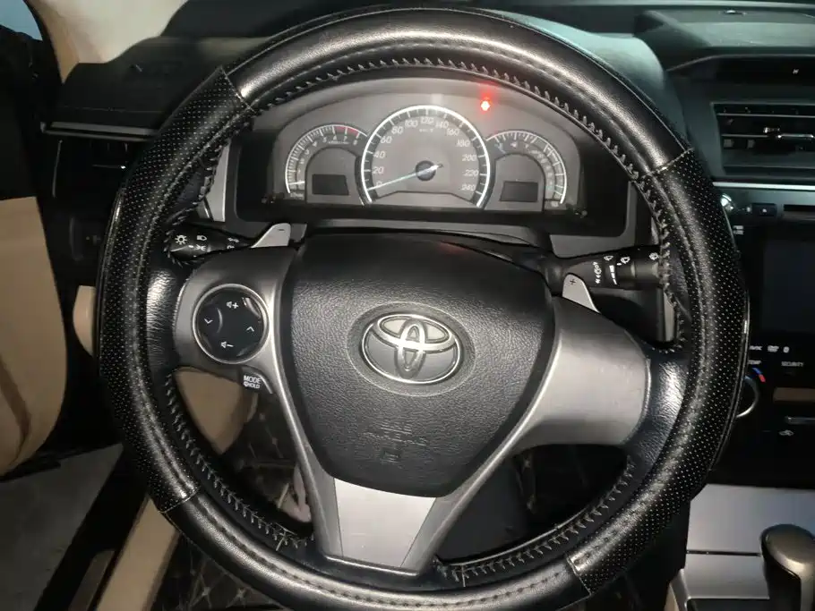 Toyota Camry — миниатюра 15