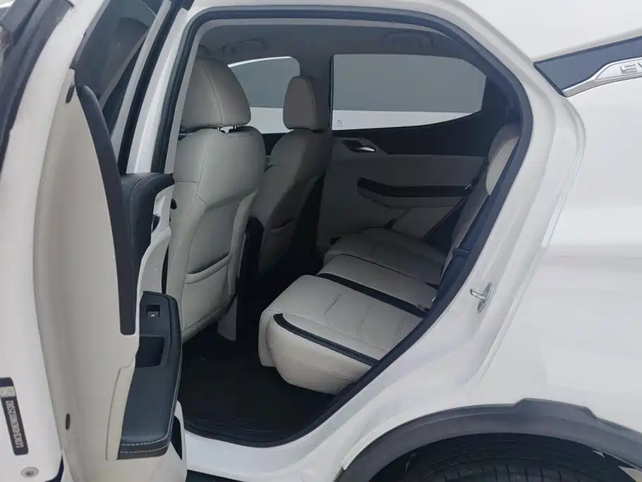 BYD Yuan Pro — миниатюра 11