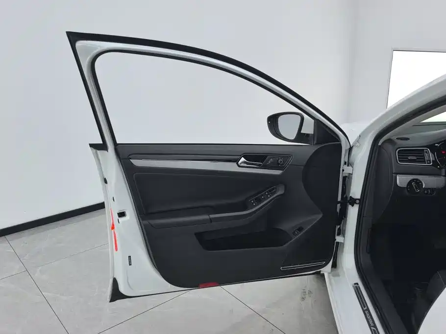 Volkswagen Sagitar — миниатюра 7