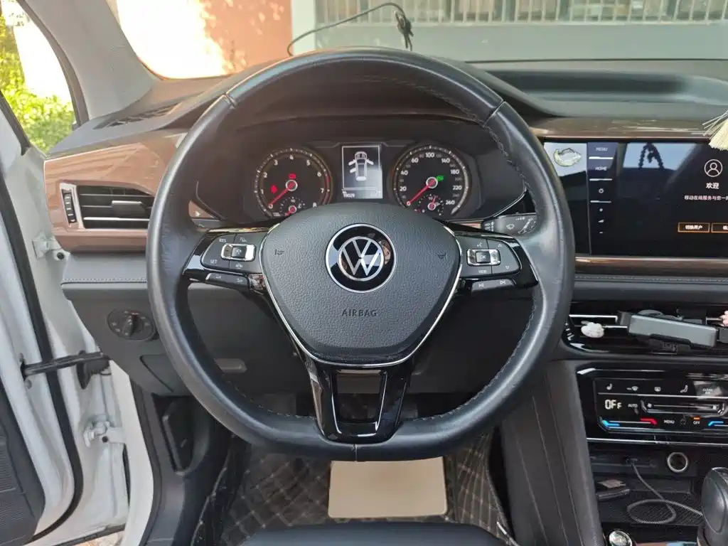 Volkswagen Tharu — миниатюра 6