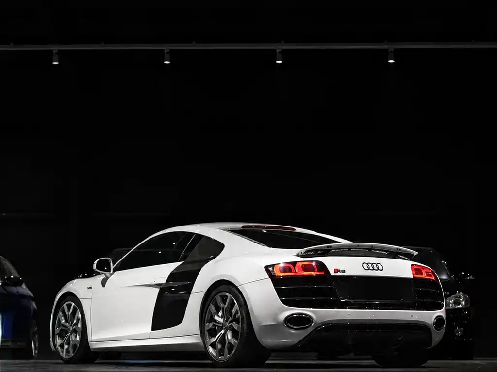 Audi R8 — миниатюра 5
