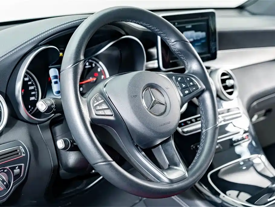 Mercedes-Benz GLC 2019 GLC 200 4MATIC SUV