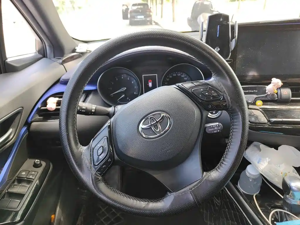 Toyota C-HR — миниатюра 11