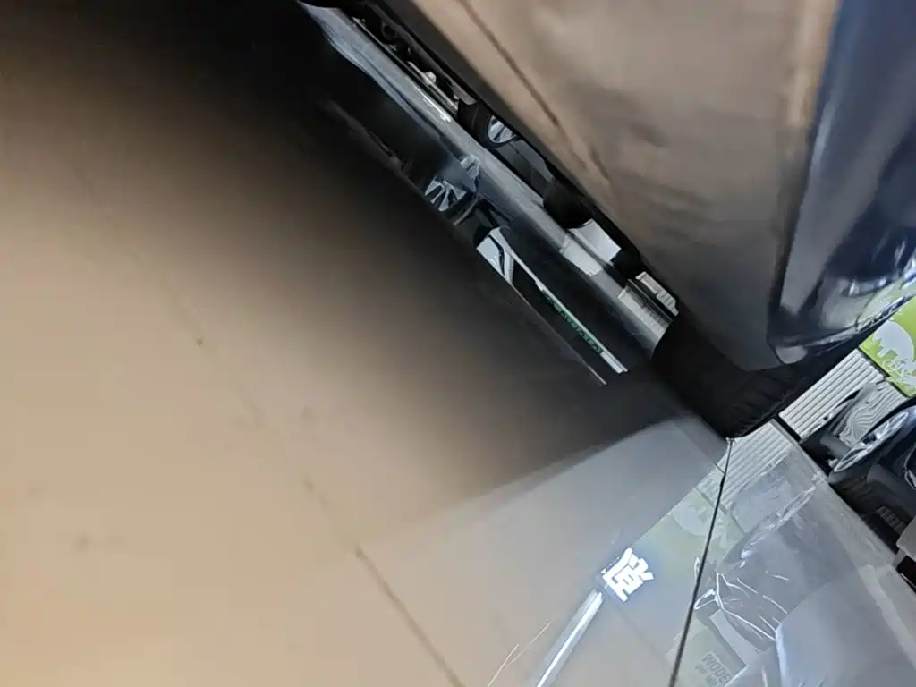 Tesla Model 3 — миниатюра 21