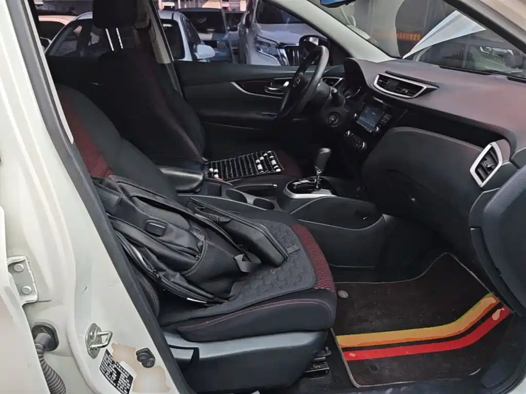 Nissan Qashqai — миниатюра 25
