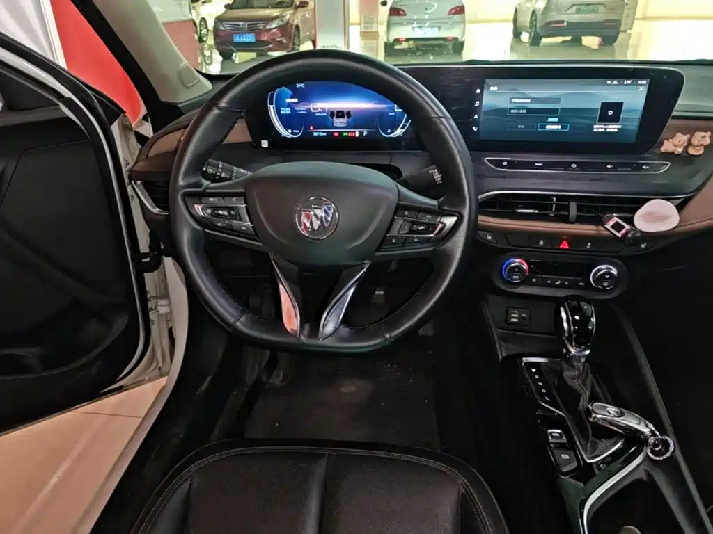 Buick Verano — миниатюра 11