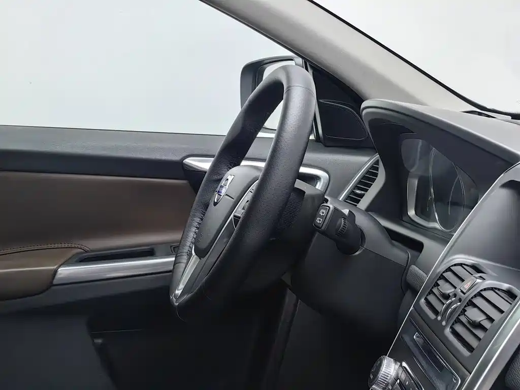 Volvo XC60 — миниатюра 22