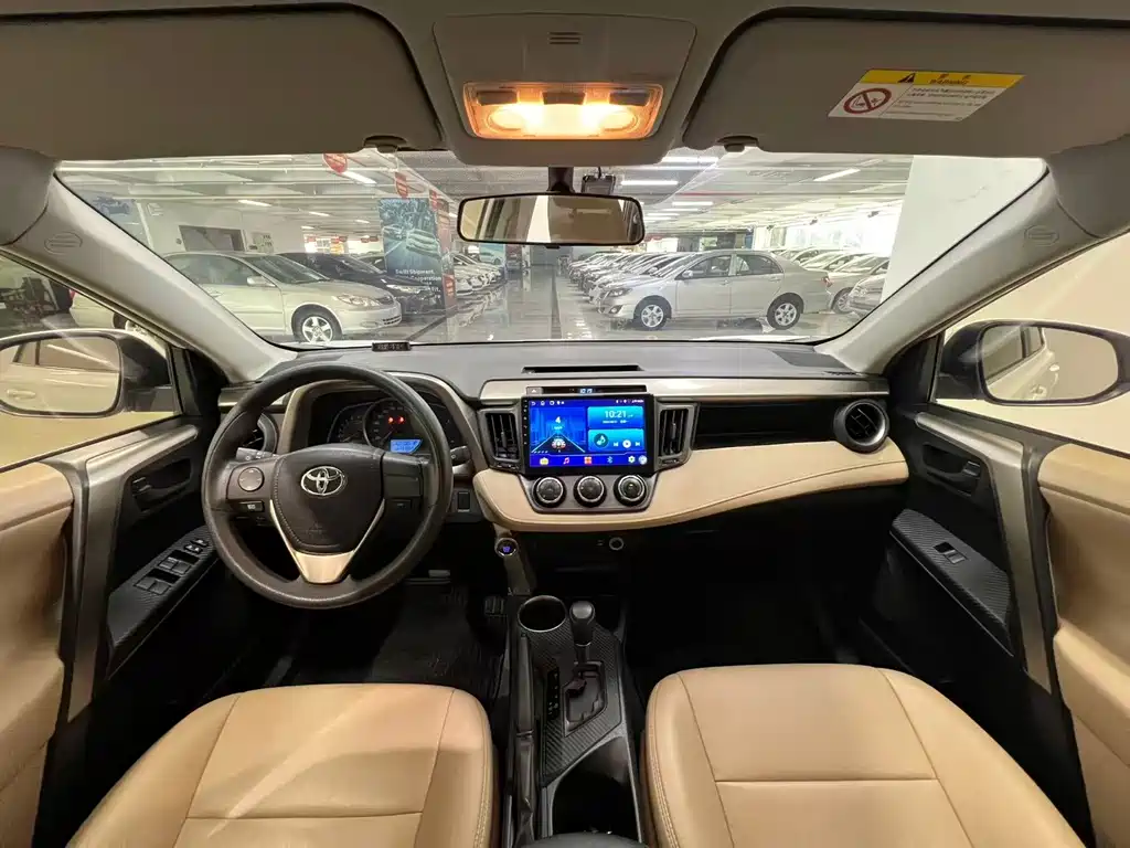 Toyota RAV4 — миниатюра 6