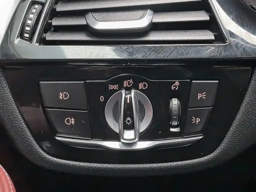 BMW 5 Series — миниатюра 21