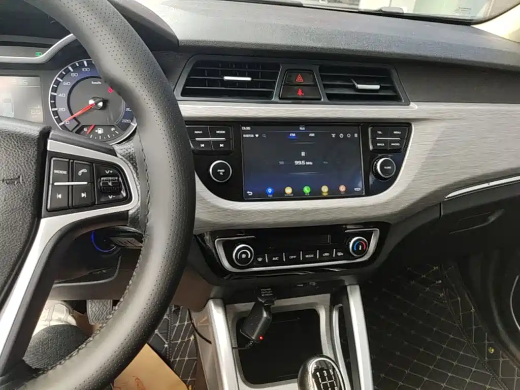 Geely Vision X3 — миниатюра 13