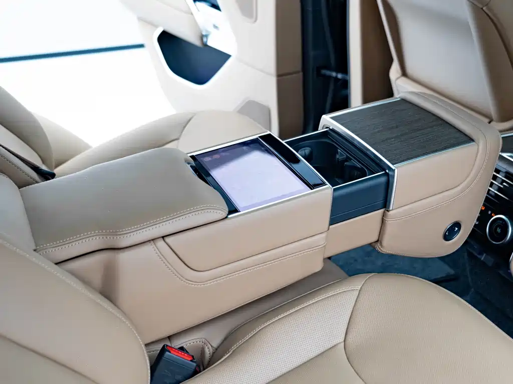 Land Rover Range Rover — миниатюра 15