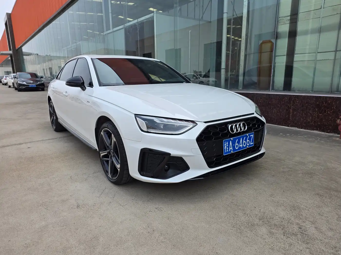 Audi A4L id 4622737 из Китая 10