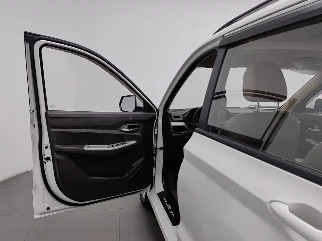 Wuling Hongguang — миниатюра 8