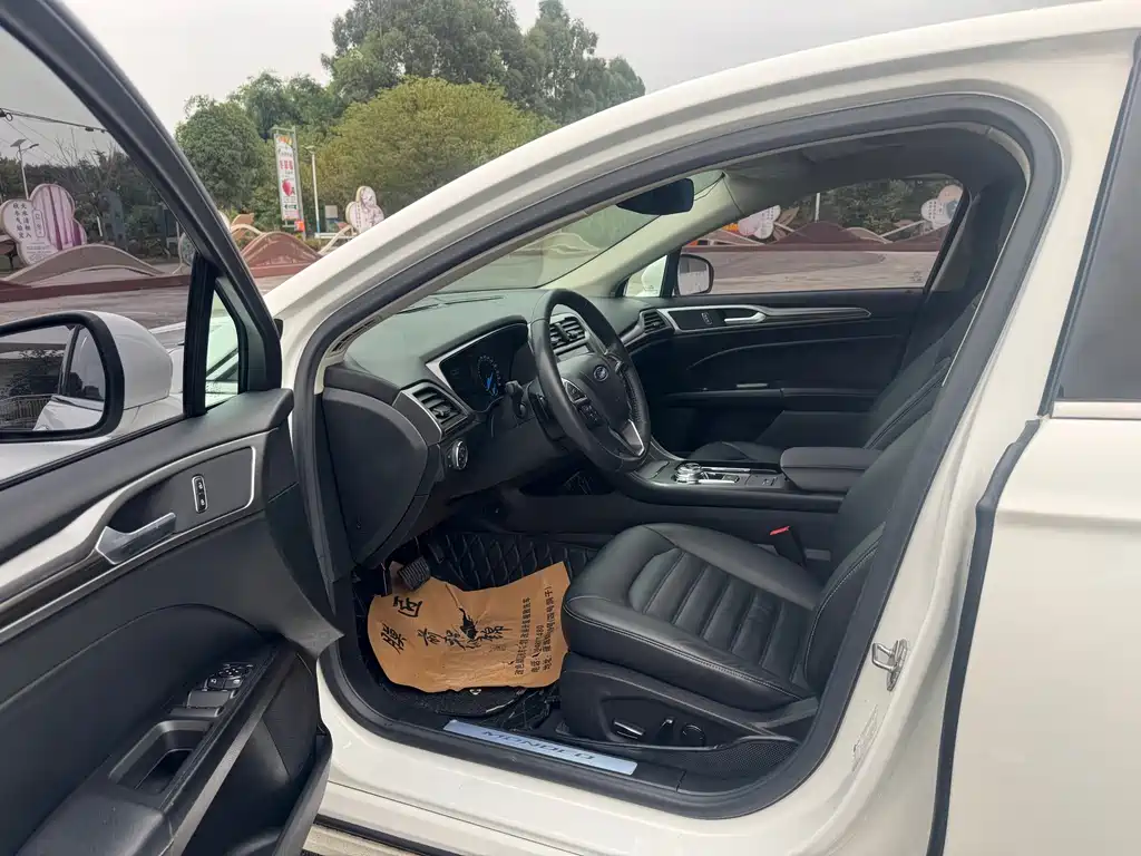 Ford Mondeo — миниатюра 11