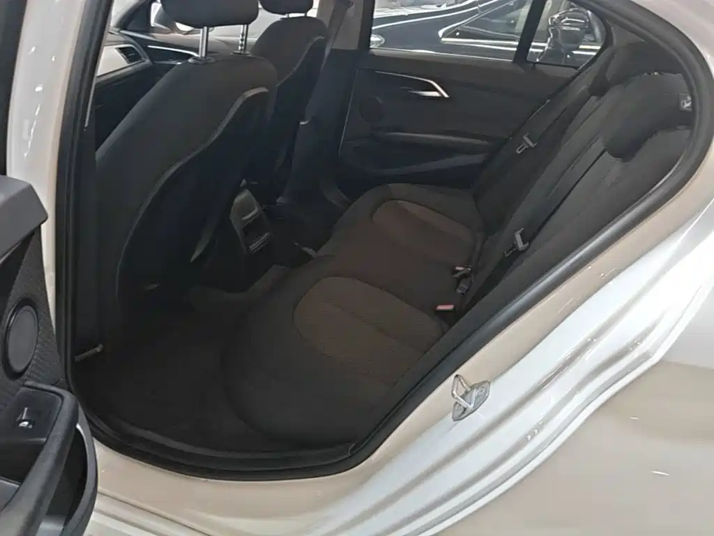 BMW 1 Series — миниатюра 17