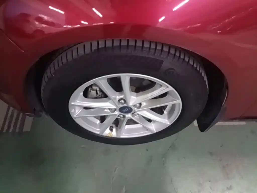 Ford Focus — миниатюра 23