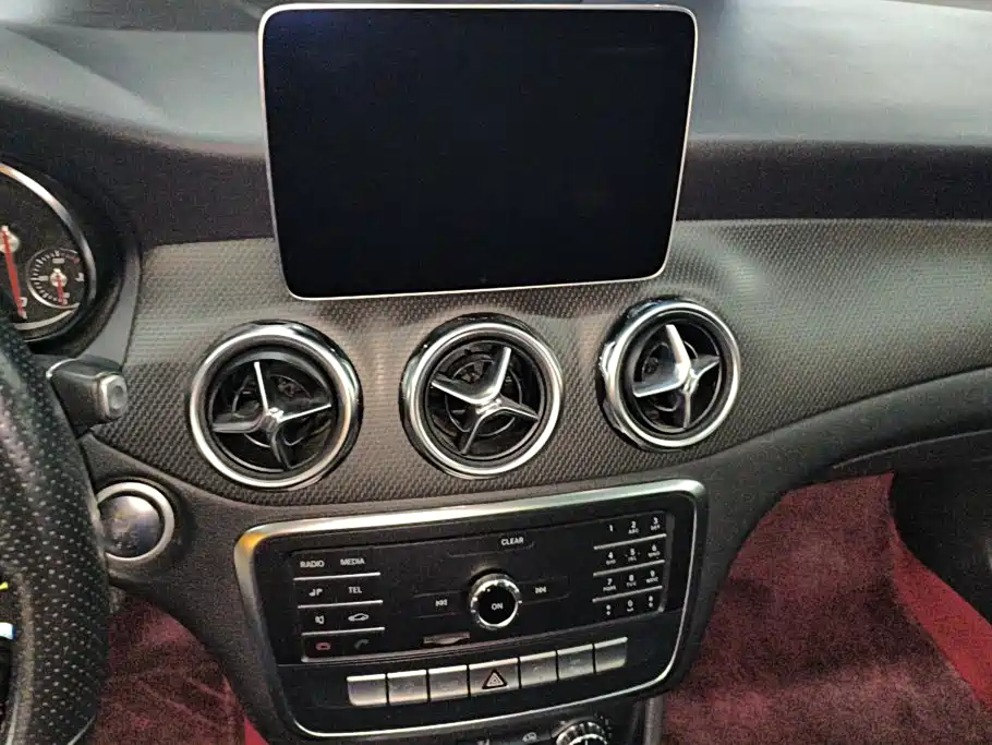 Mercedes-Benz GLA — миниатюра 13