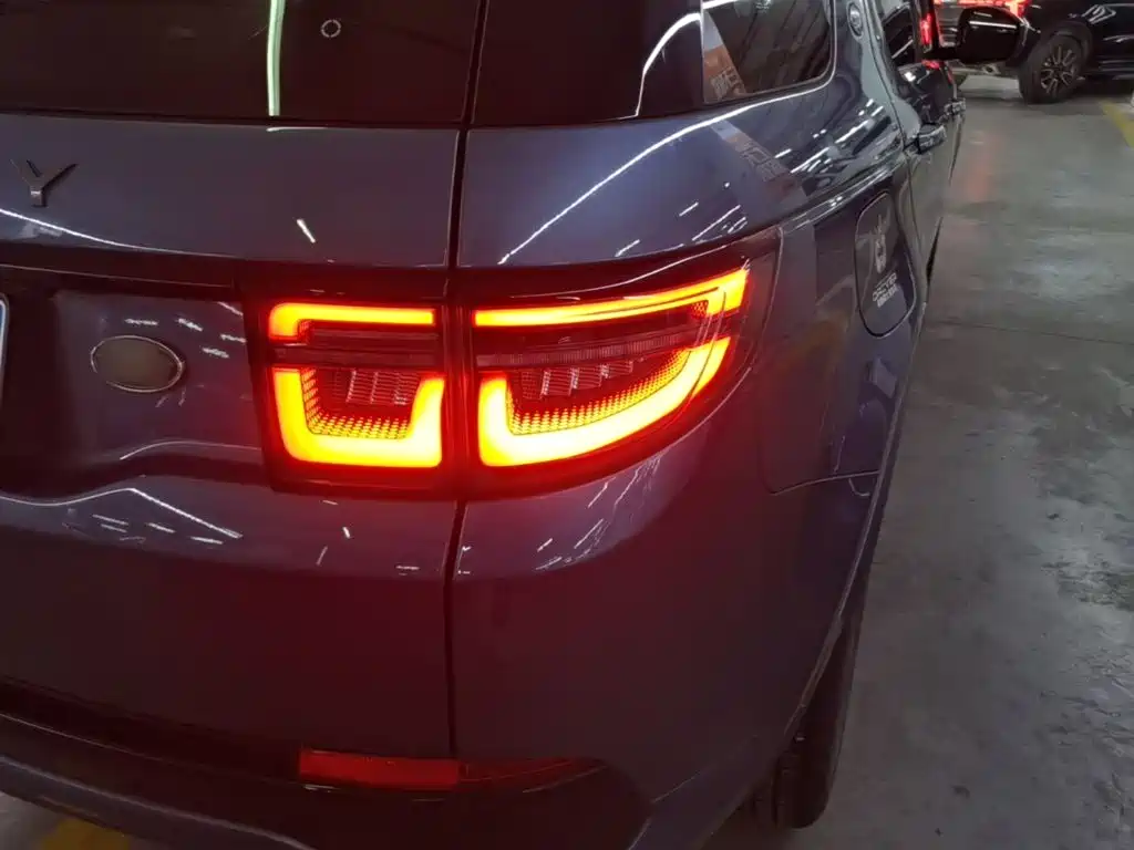 Land Rover Discovery Sport — миниатюра 8