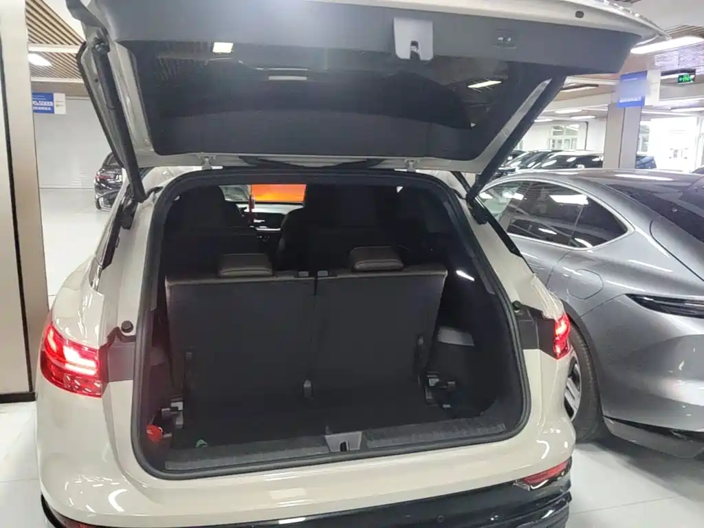 Audi Q5 e-tron — миниатюра 19