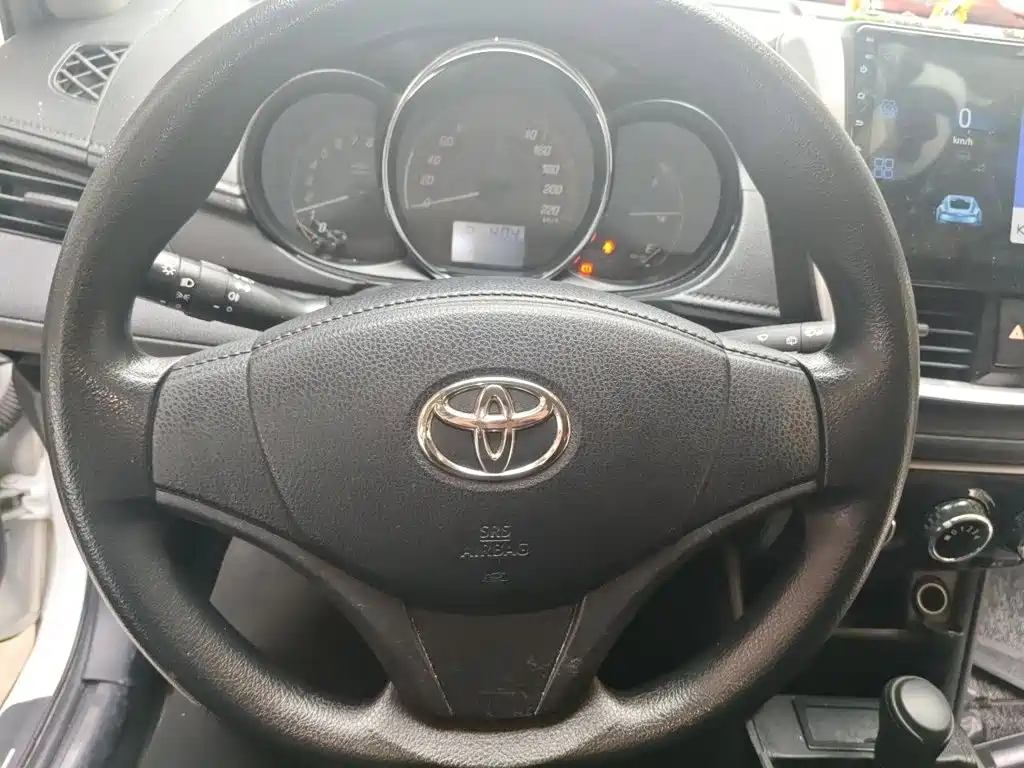 Toyota Yaris L — миниатюра 6