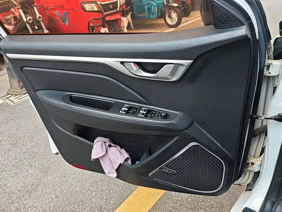 Geely Vision — миниатюра 7