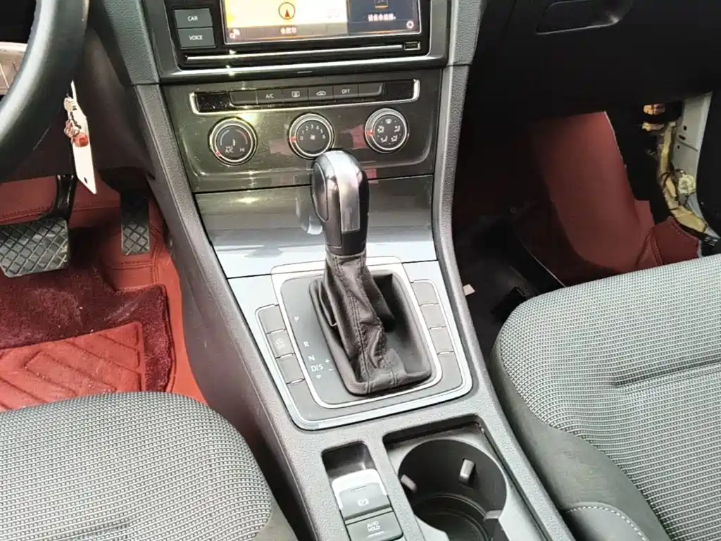 Volkswagen Golf — миниатюра 14
